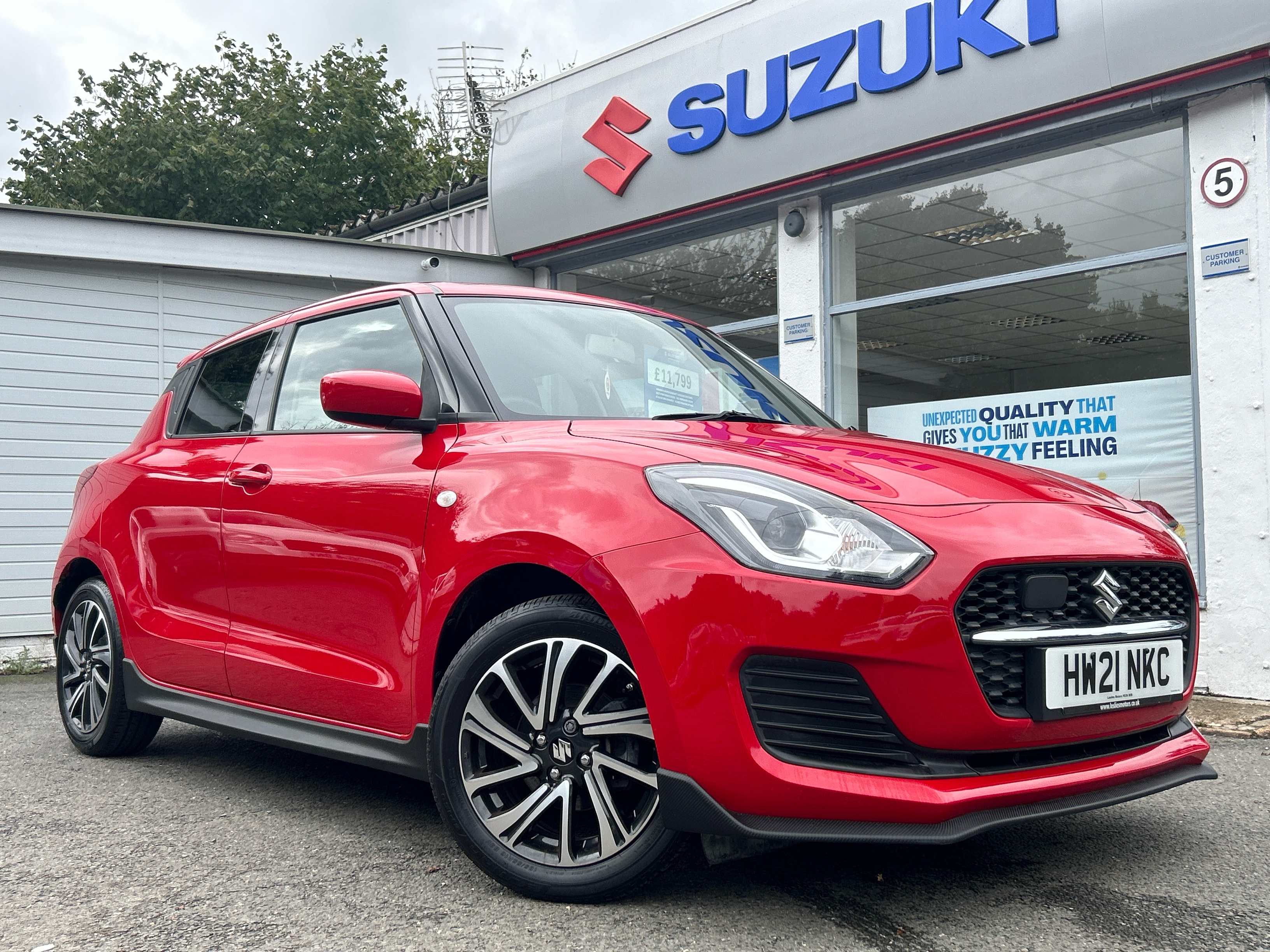 Main listing image - Suzuki Swift