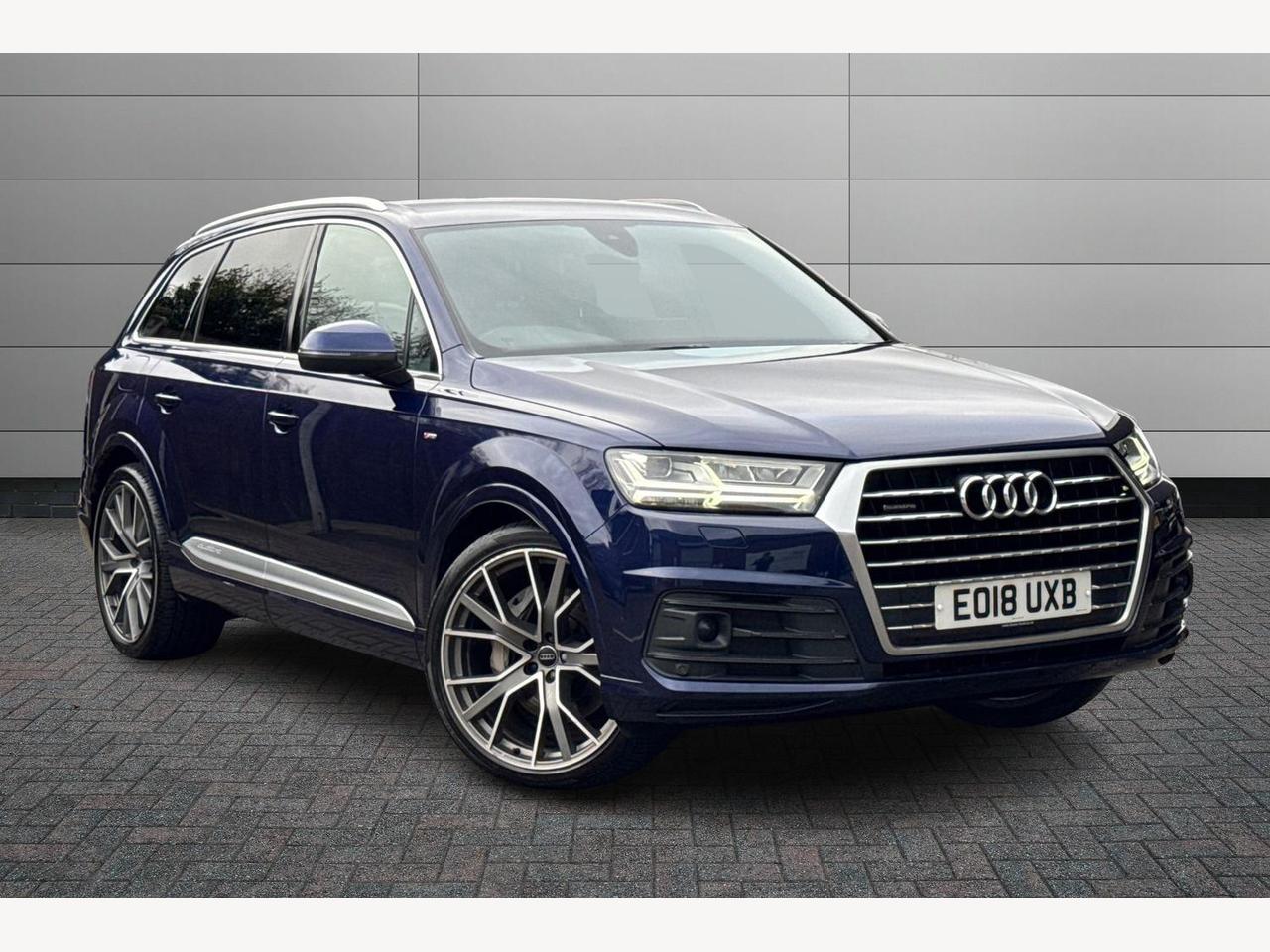 Main listing image - Audi Q7