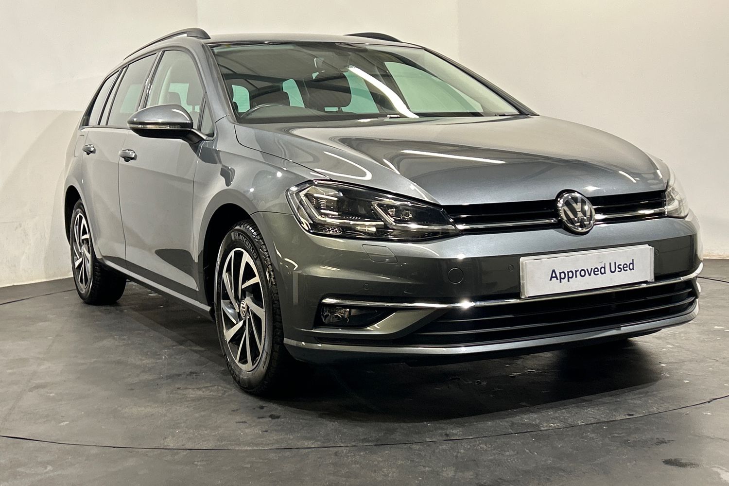 Main listing image - Volkswagen Golf Estate