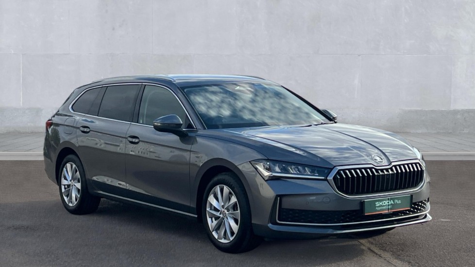 Main listing image - Skoda Superb Estate