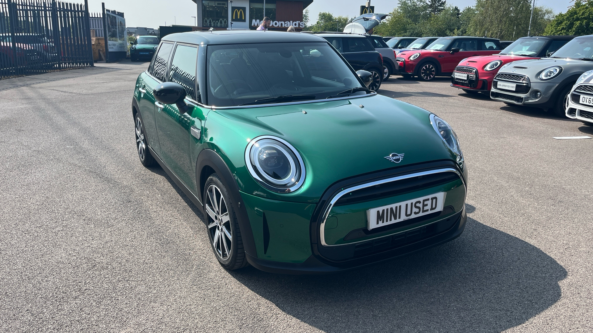 Main listing image - MINI Hatchback 5dr
