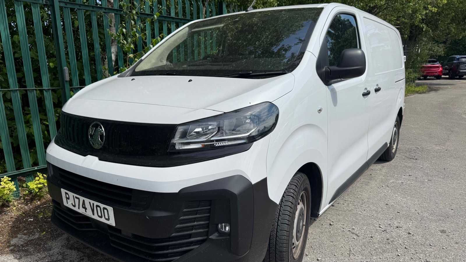 Main listing image - Vauxhall Vivaro