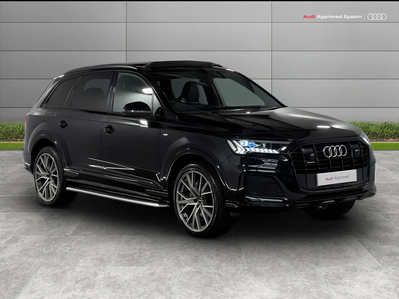Main listing image - Audi Q7