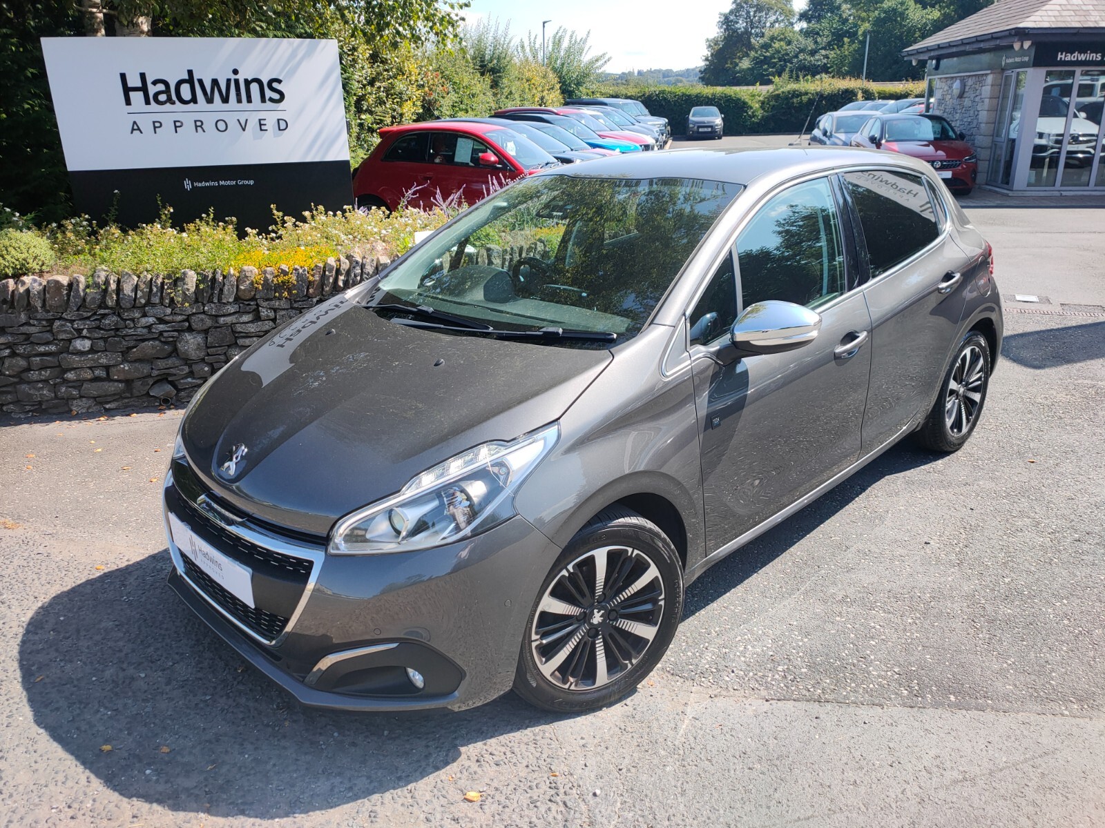Main listing image - Peugeot 208