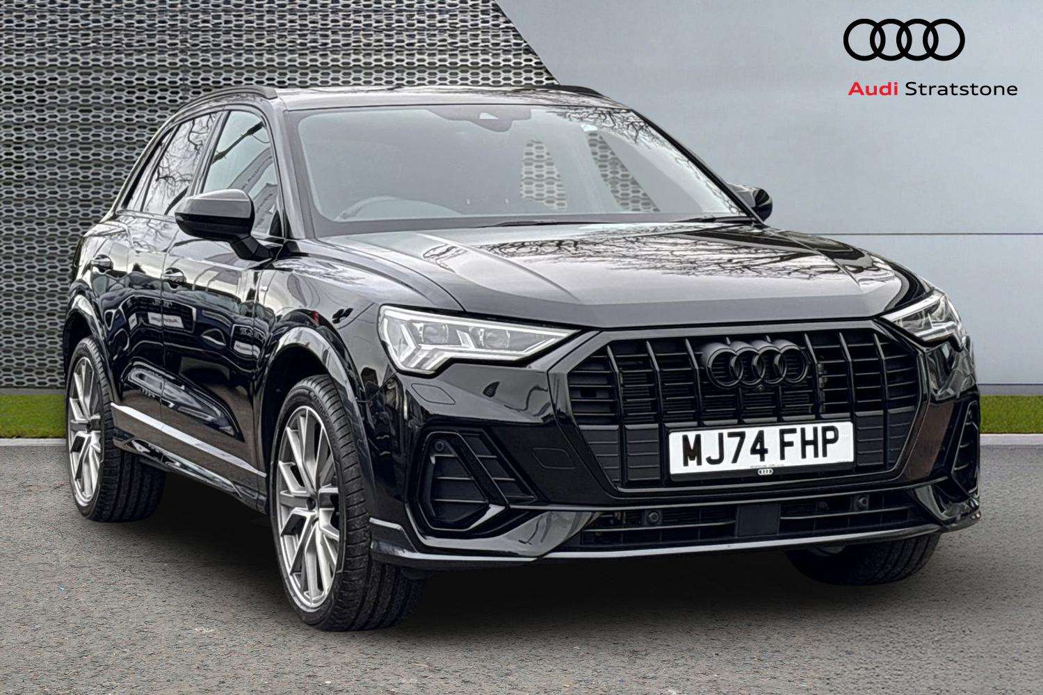 Main listing image - Audi Q3