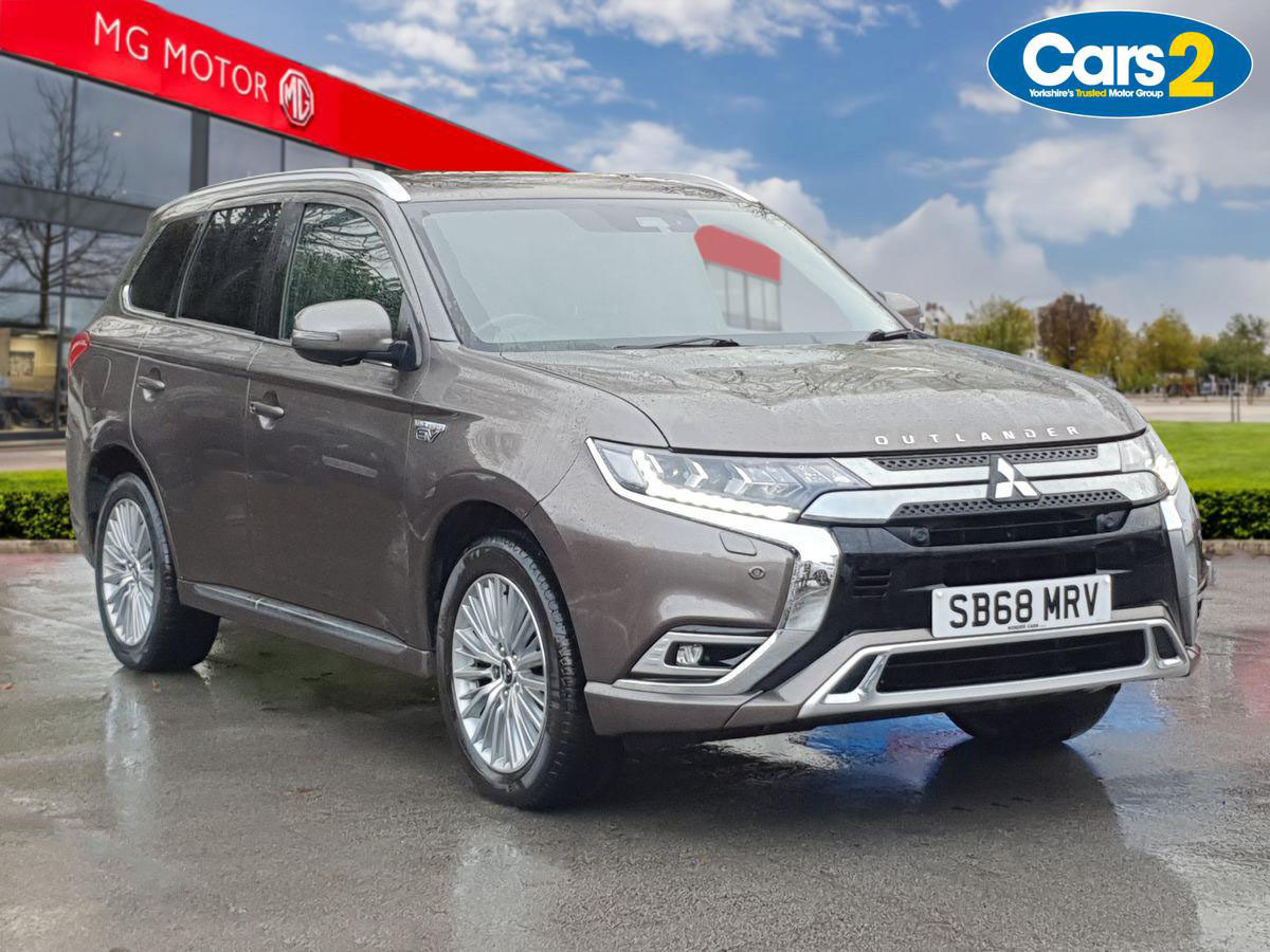 Main listing image - Mitsubishi Outlander