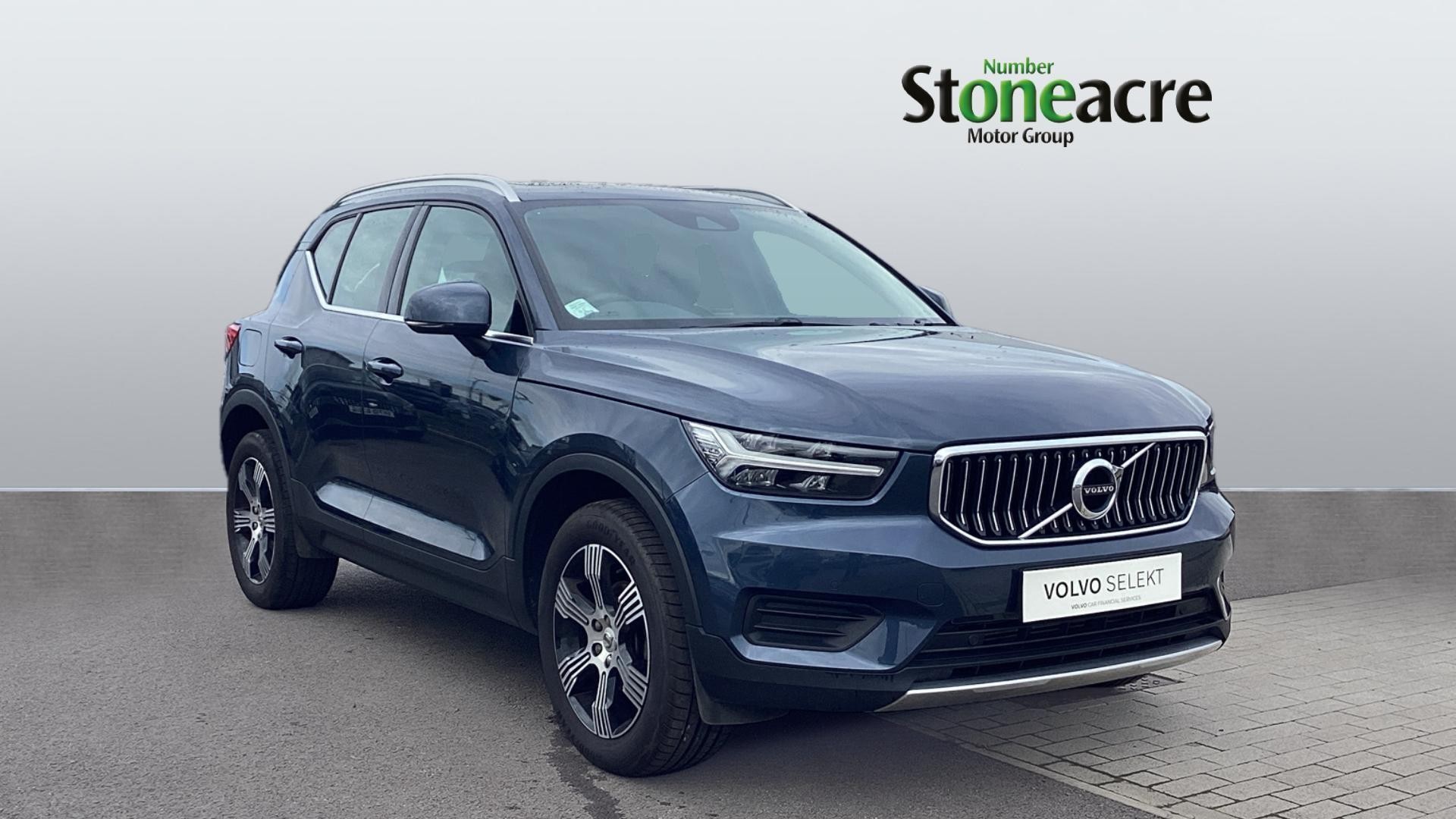 Main listing image - Volvo XC40