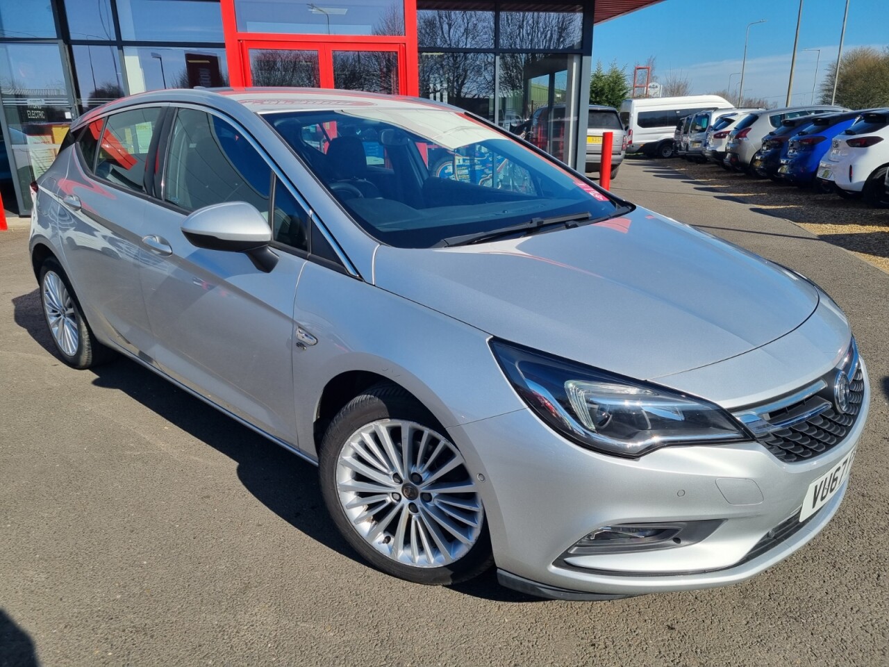 Main listing image - Vauxhall Astra