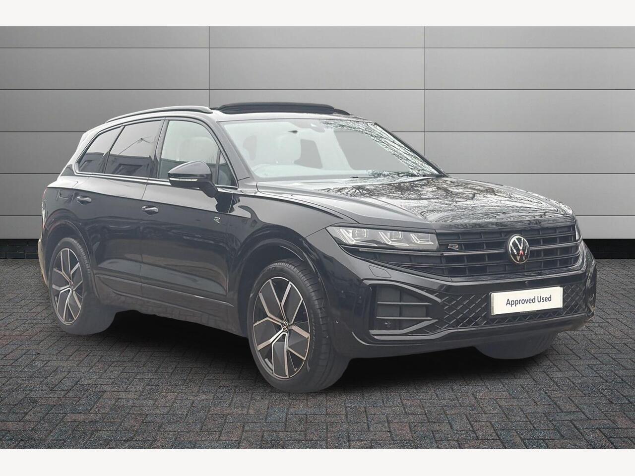 Main listing image - Volkswagen Touareg