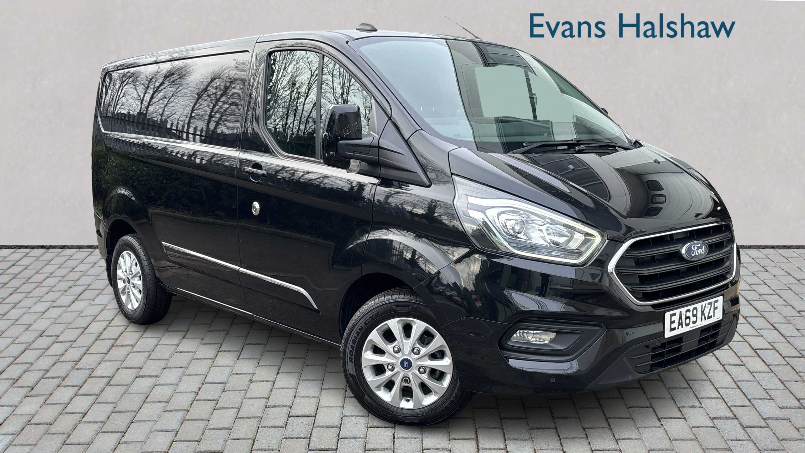 Main listing image - Ford Transit Custom