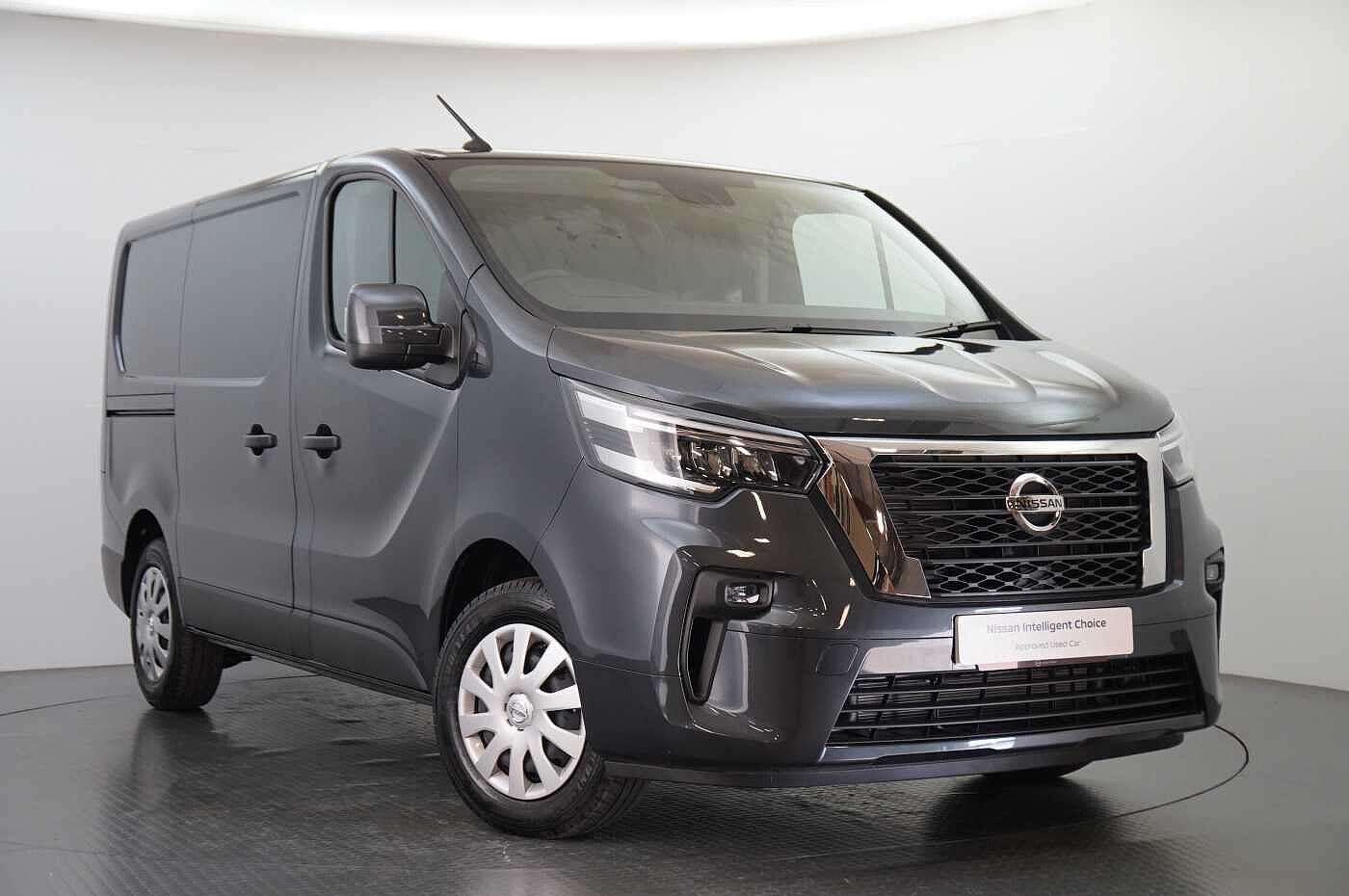 Main listing image - Nissan Primastar