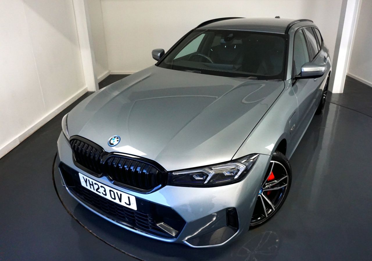 Main listing image - BMW 3 Series Touring