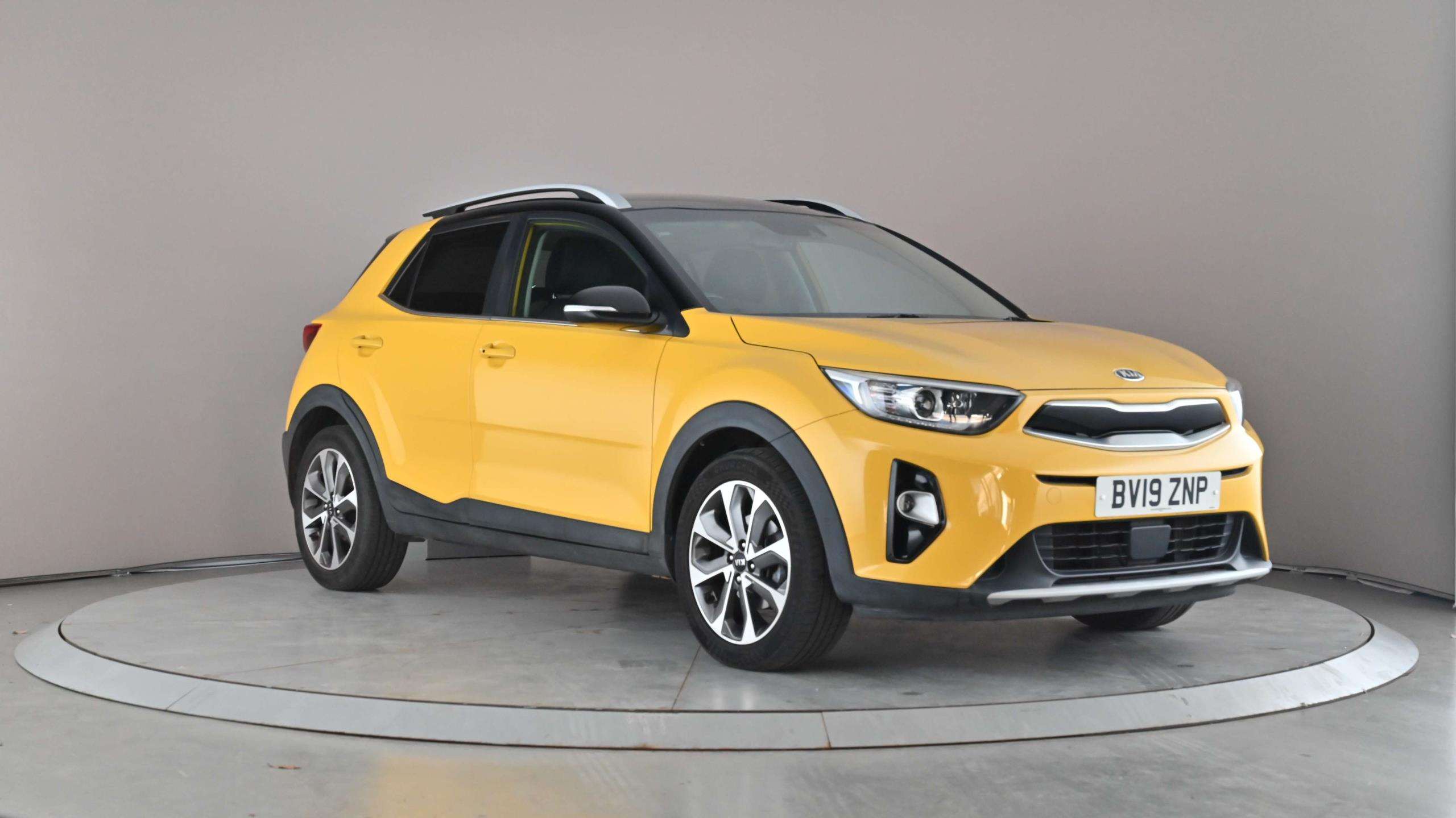 Main listing image - Kia Stonic