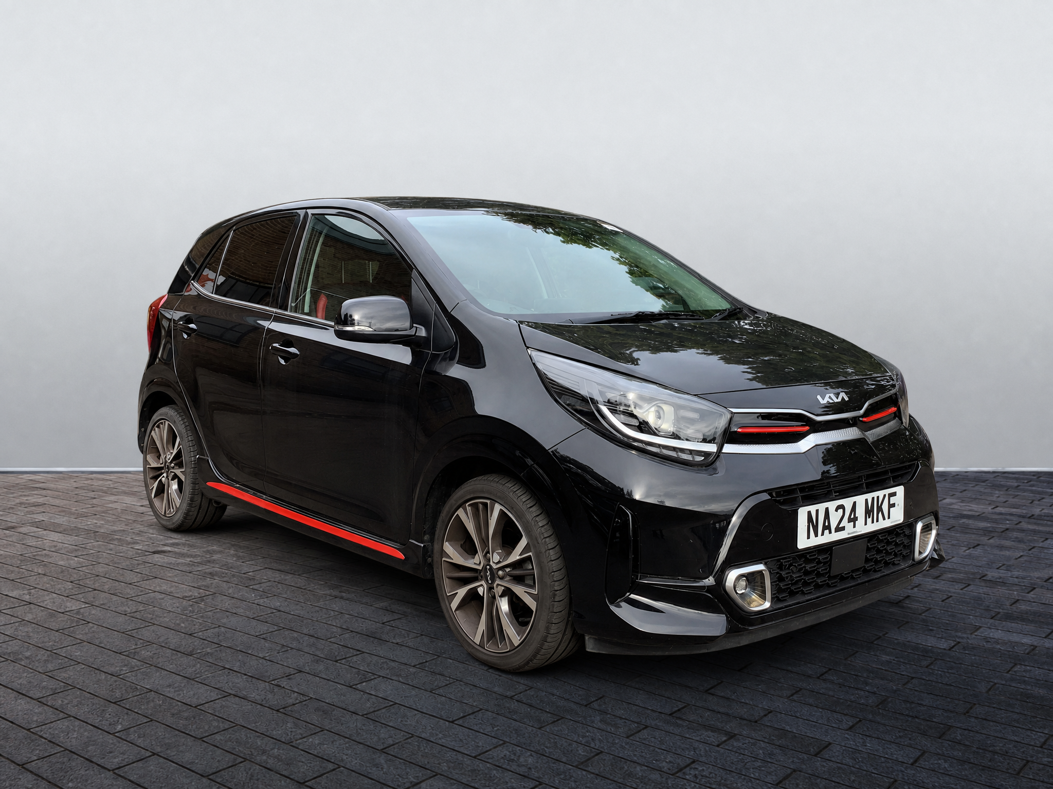 Main listing image - Kia Picanto