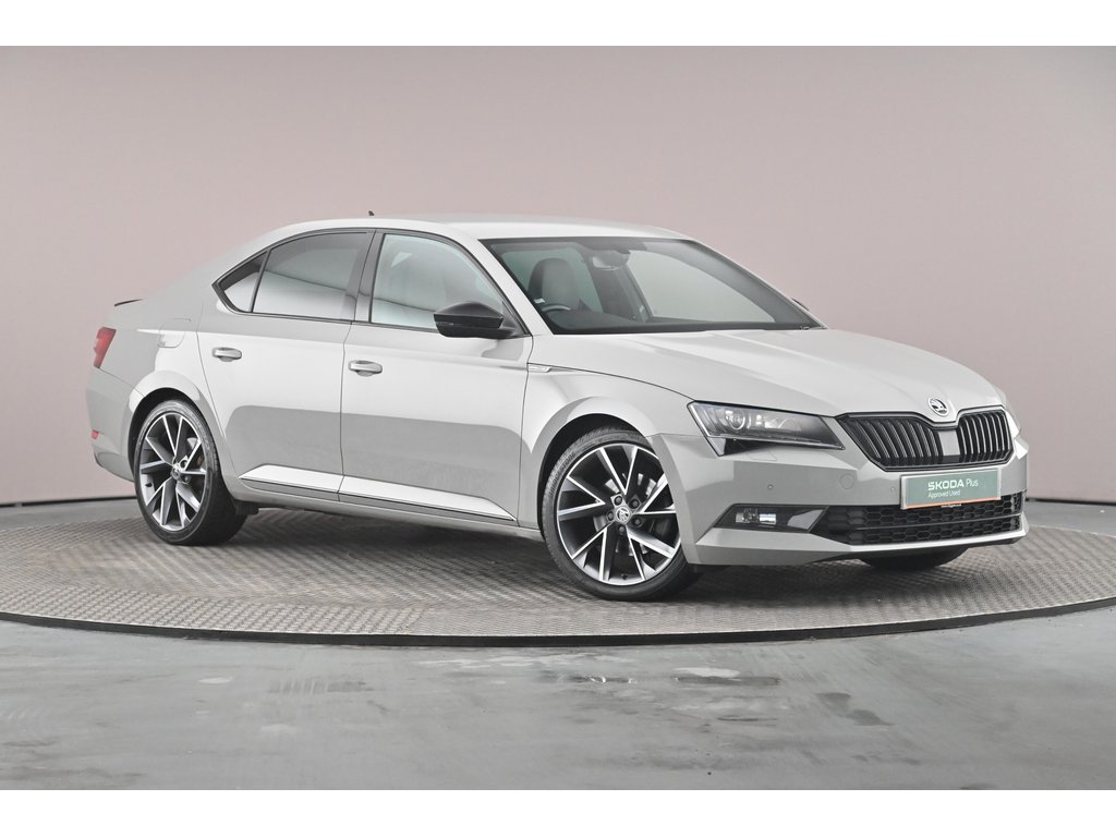 Main listing image - Skoda Superb