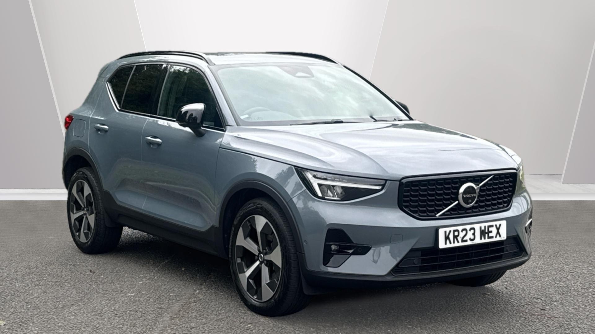 Main listing image - Volvo XC40