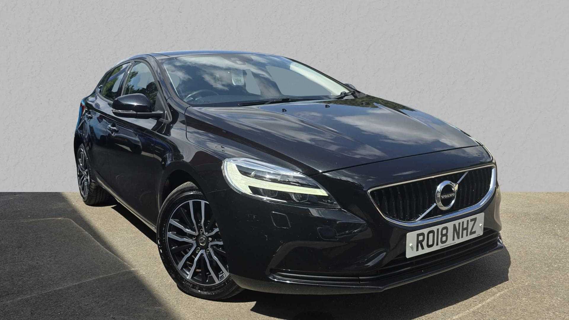 Main listing image - Volvo V40