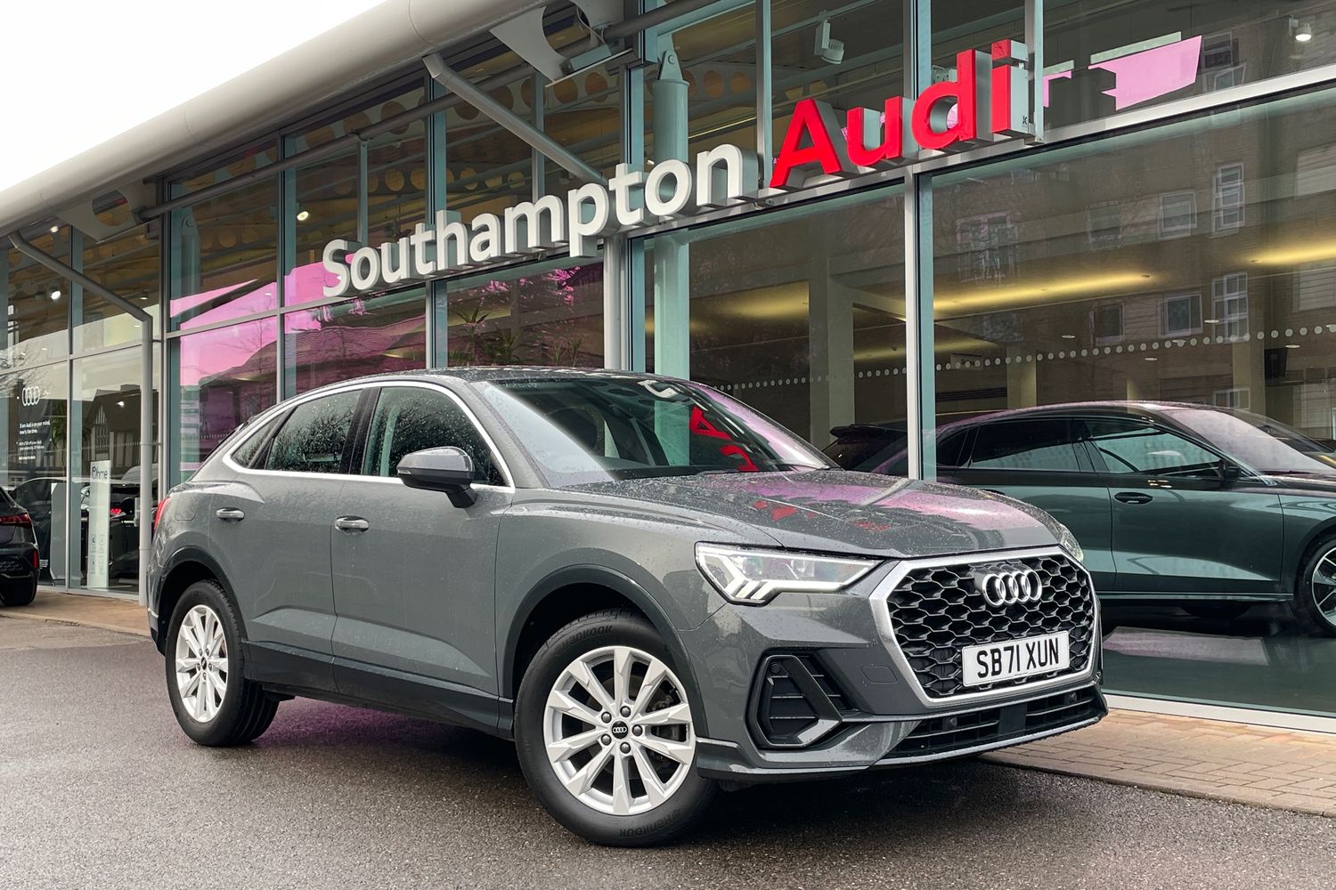 Main listing image - Audi Q3