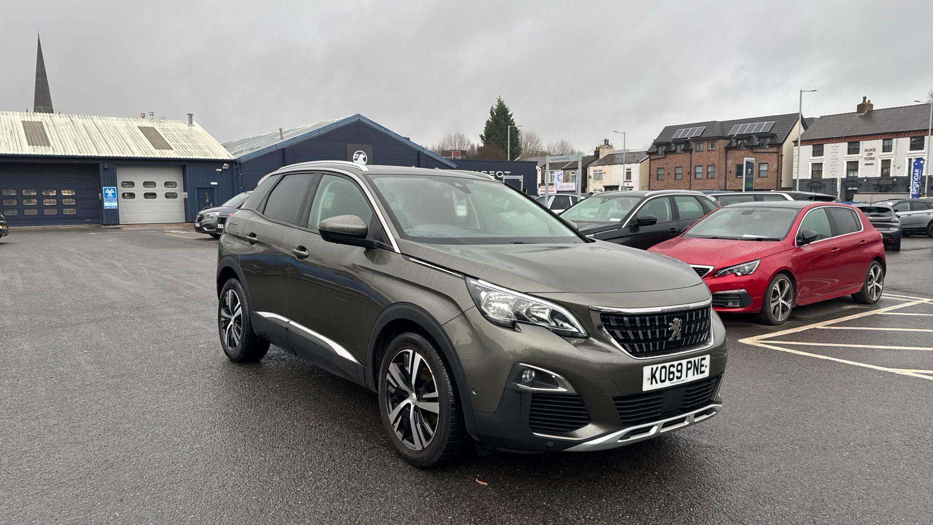 Main listing image - Peugeot 3008