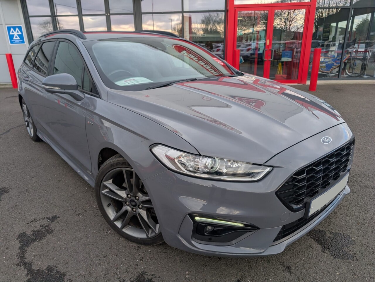 Main listing image - Ford Mondeo