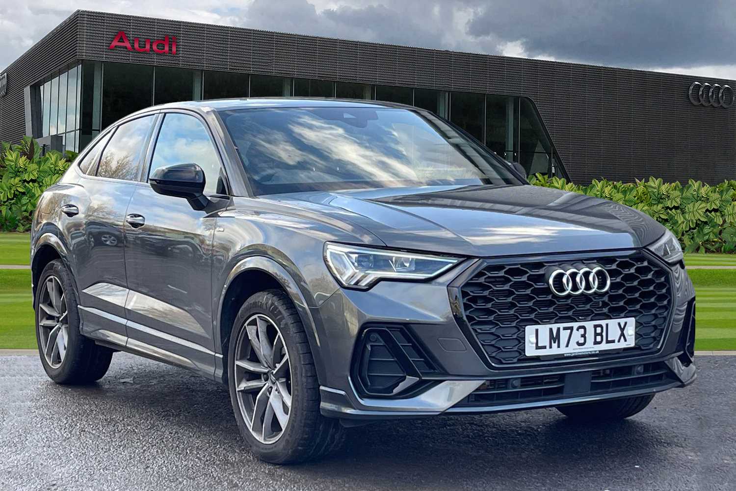 Main listing image - Audi Q3