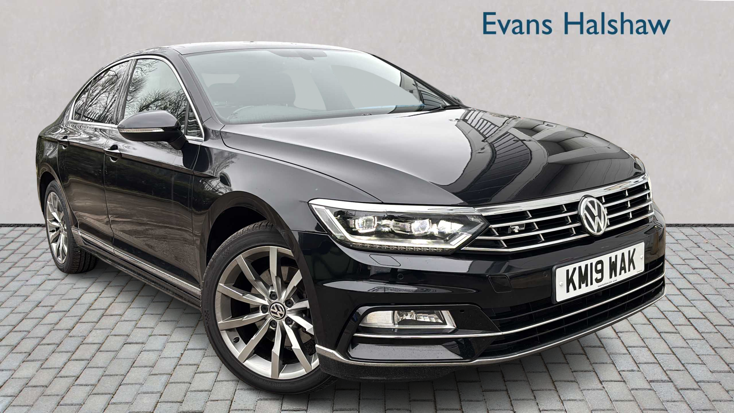 Main listing image - Volkswagen Passat