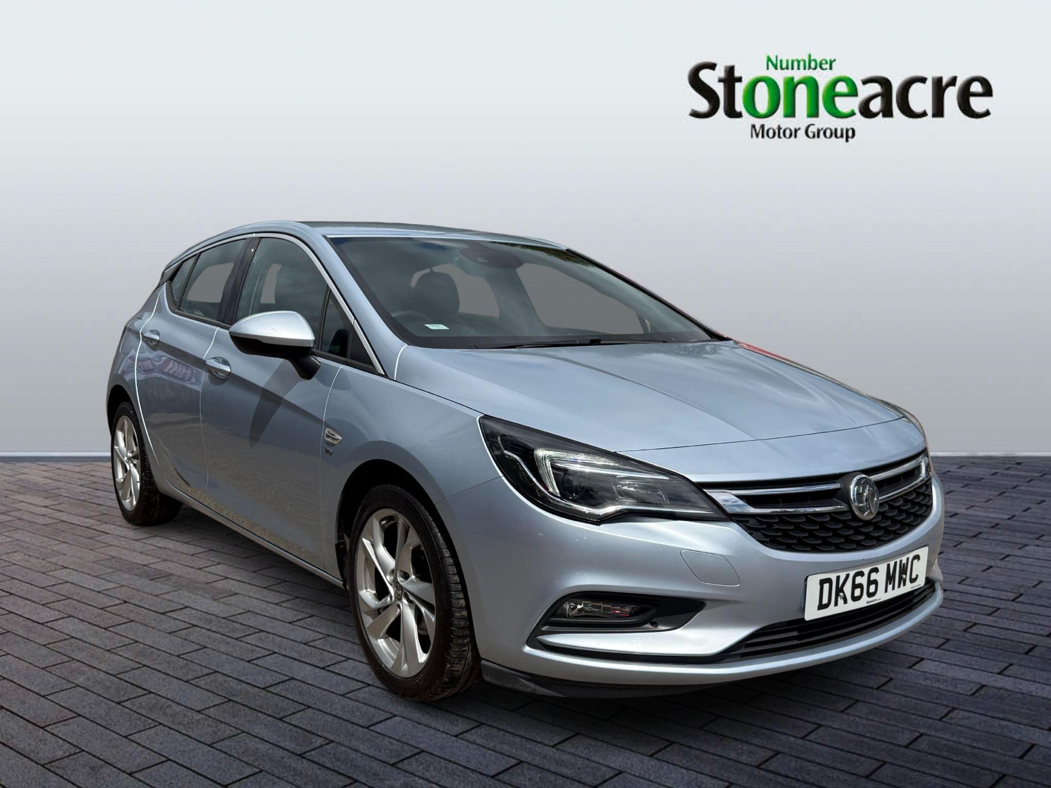 Main listing image - Vauxhall Astra