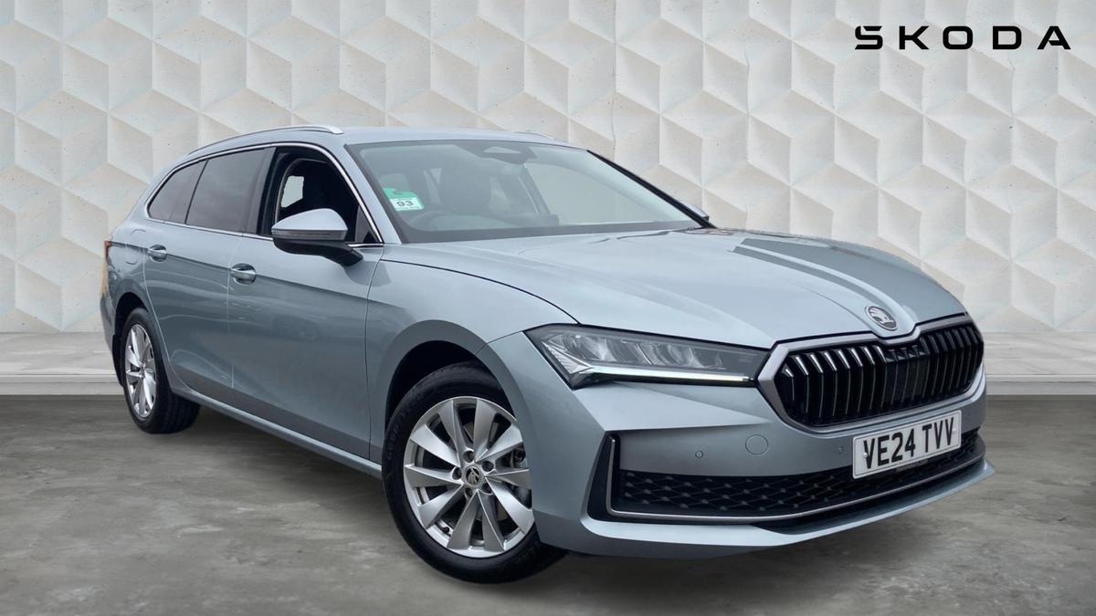 Main listing image - Skoda Superb Estate