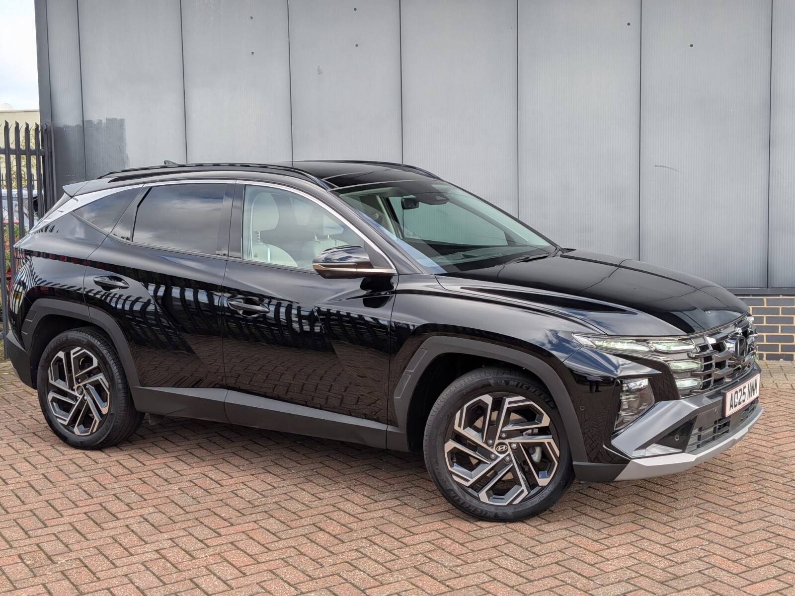Main listing image - Hyundai Tucson