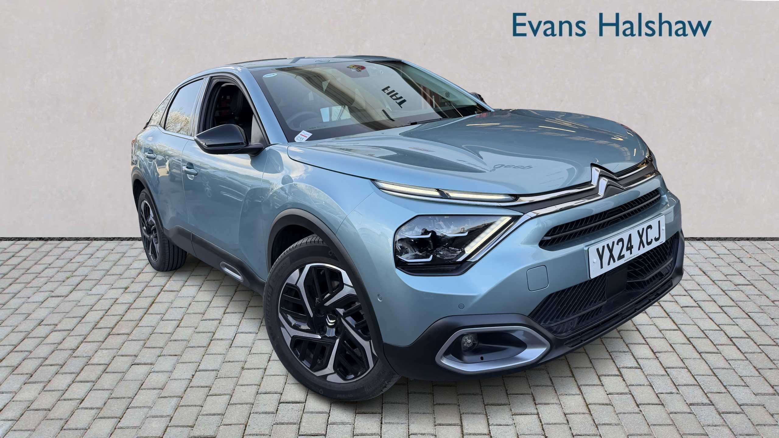 Main listing image - Citroen C4