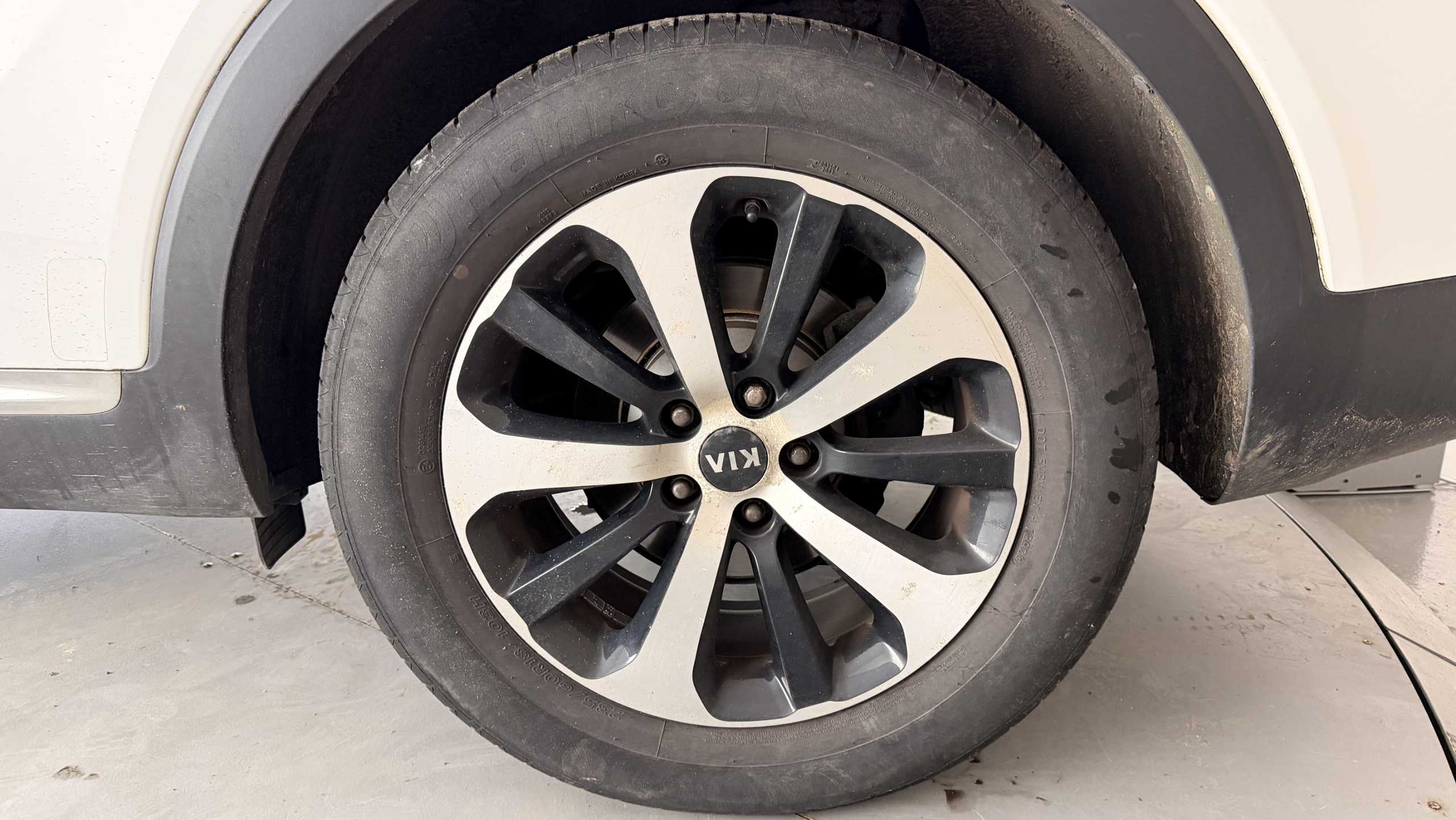 Main listing image - Kia Sorento