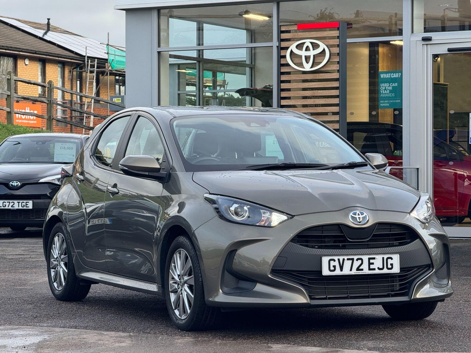 Main listing image - Toyota Yaris