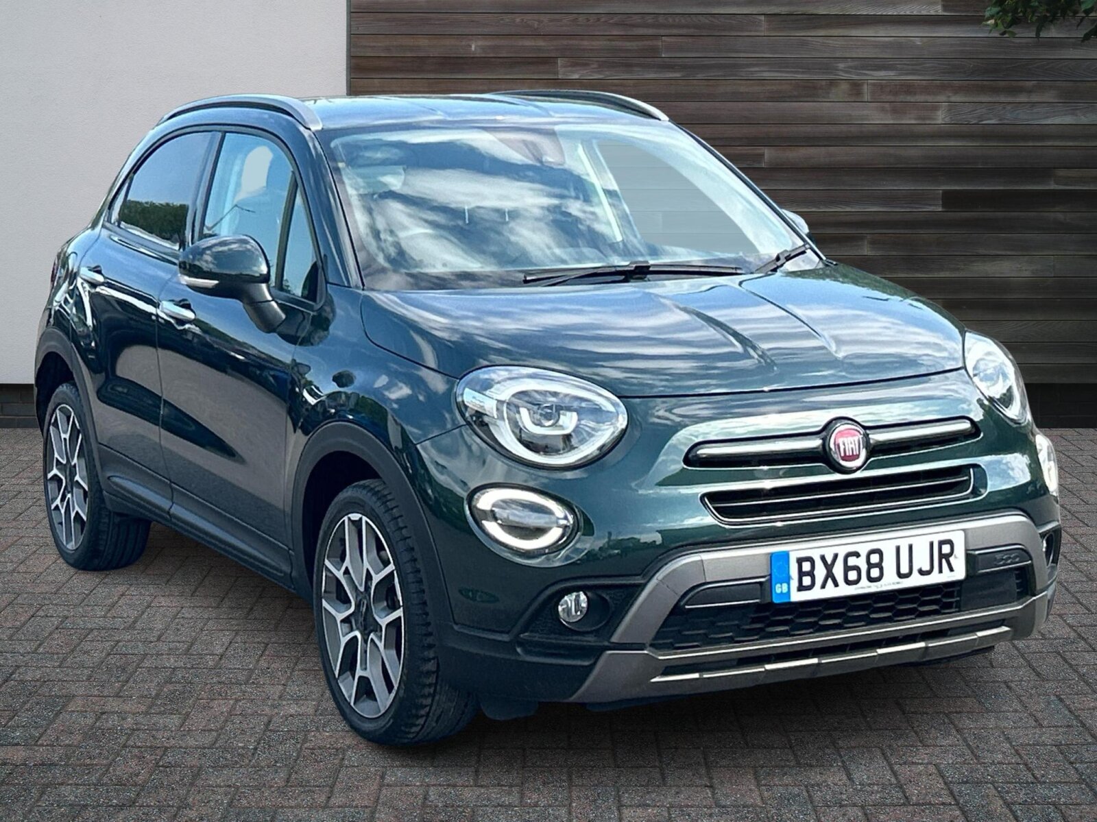 Main listing image - Fiat 500X