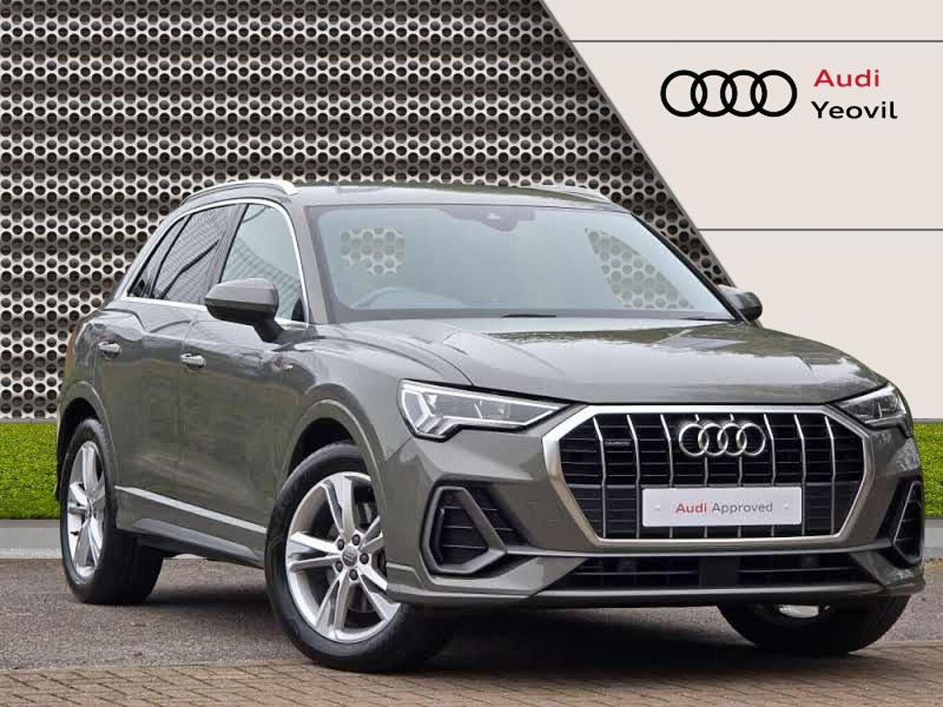 Main listing image - Audi Q3