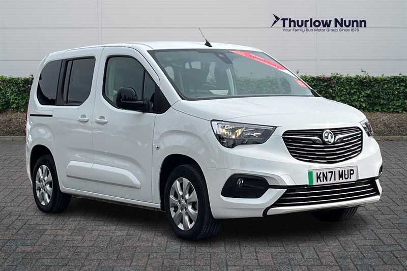 Main listing image - Vauxhall Combo Life-e