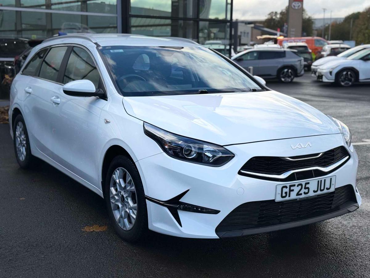 Main listing image - Kia Ceed