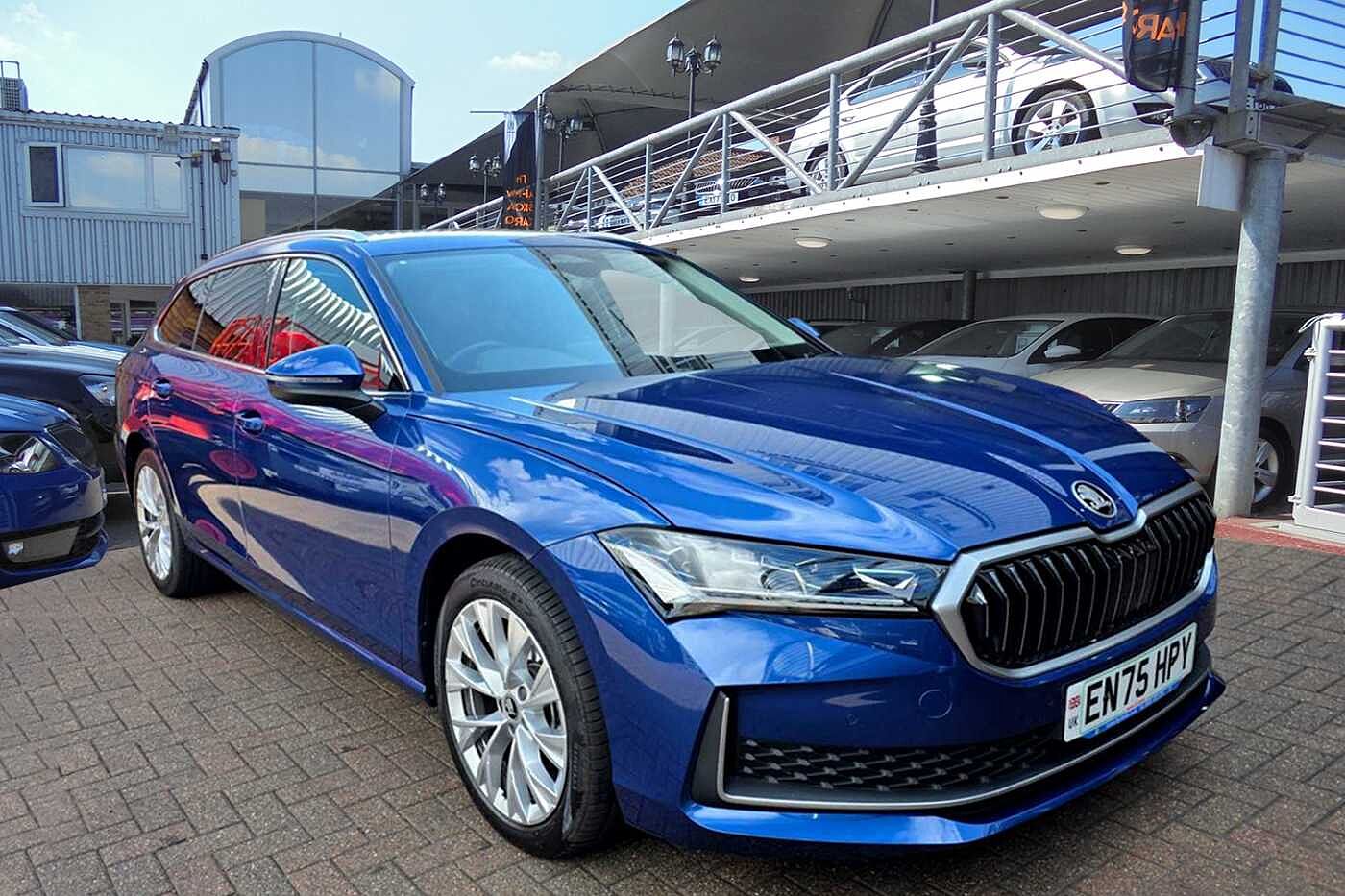 Main listing image - Skoda Superb