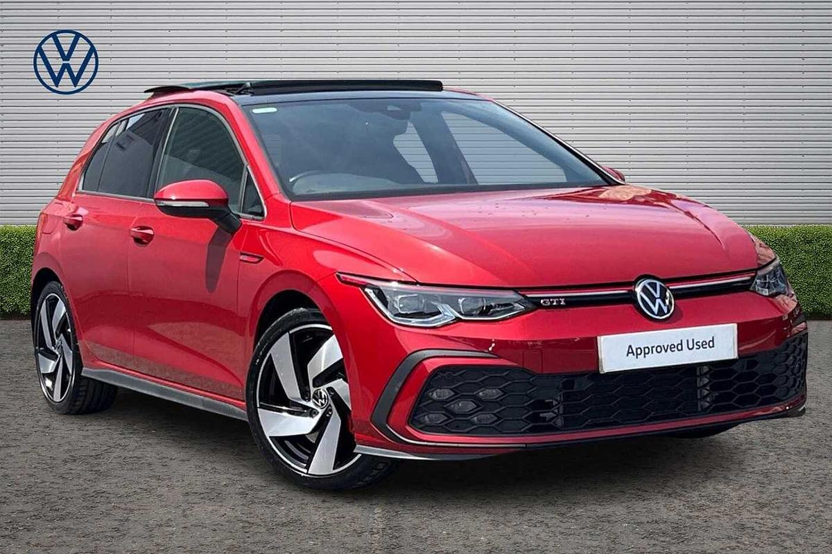 Main listing image - Volkswagen Golf
