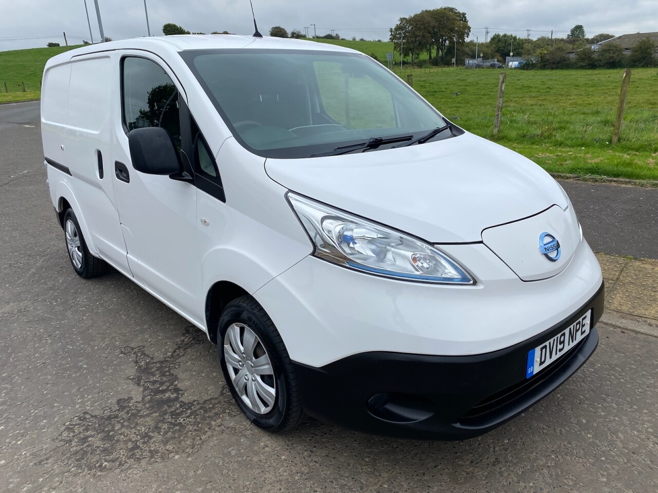 Main listing image - Nissan e-NV200