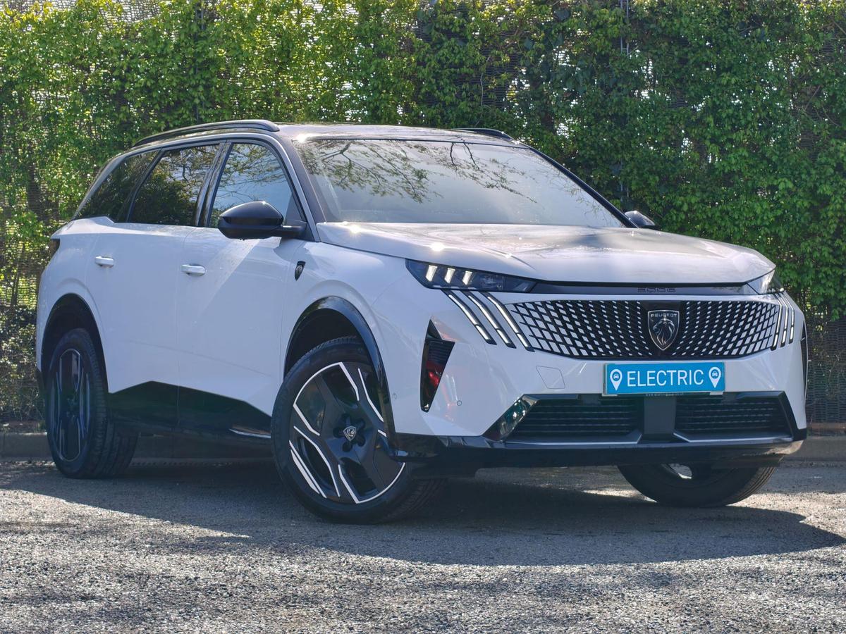 Main listing image - Peugeot 5008