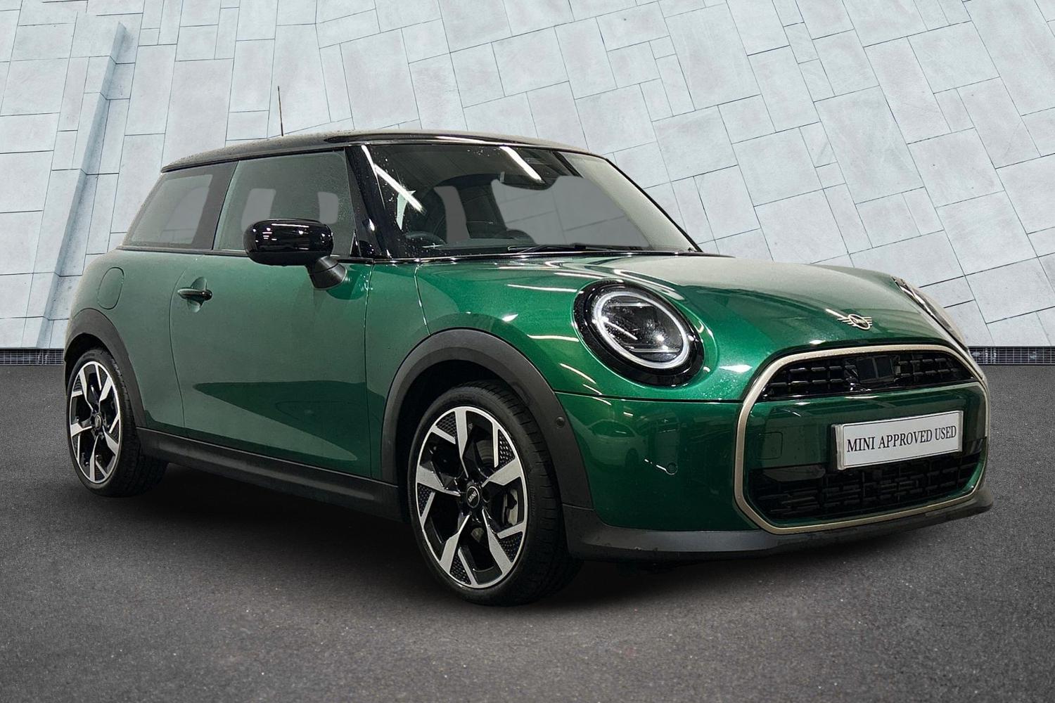 Main listing image - MINI Hatchback