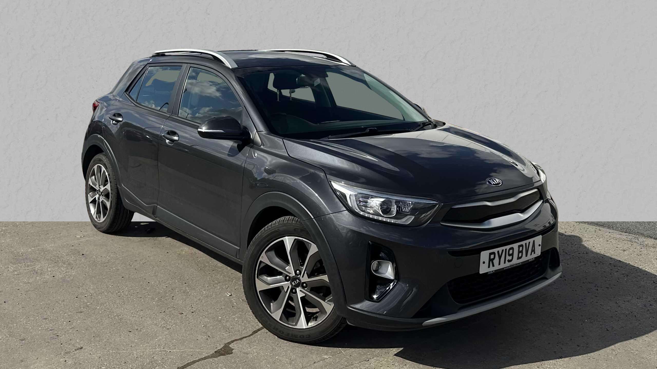 Main listing image - Kia Stonic