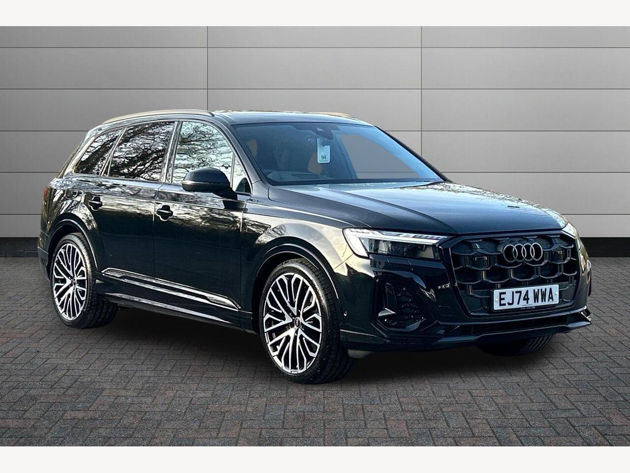Main listing image - Audi Q7