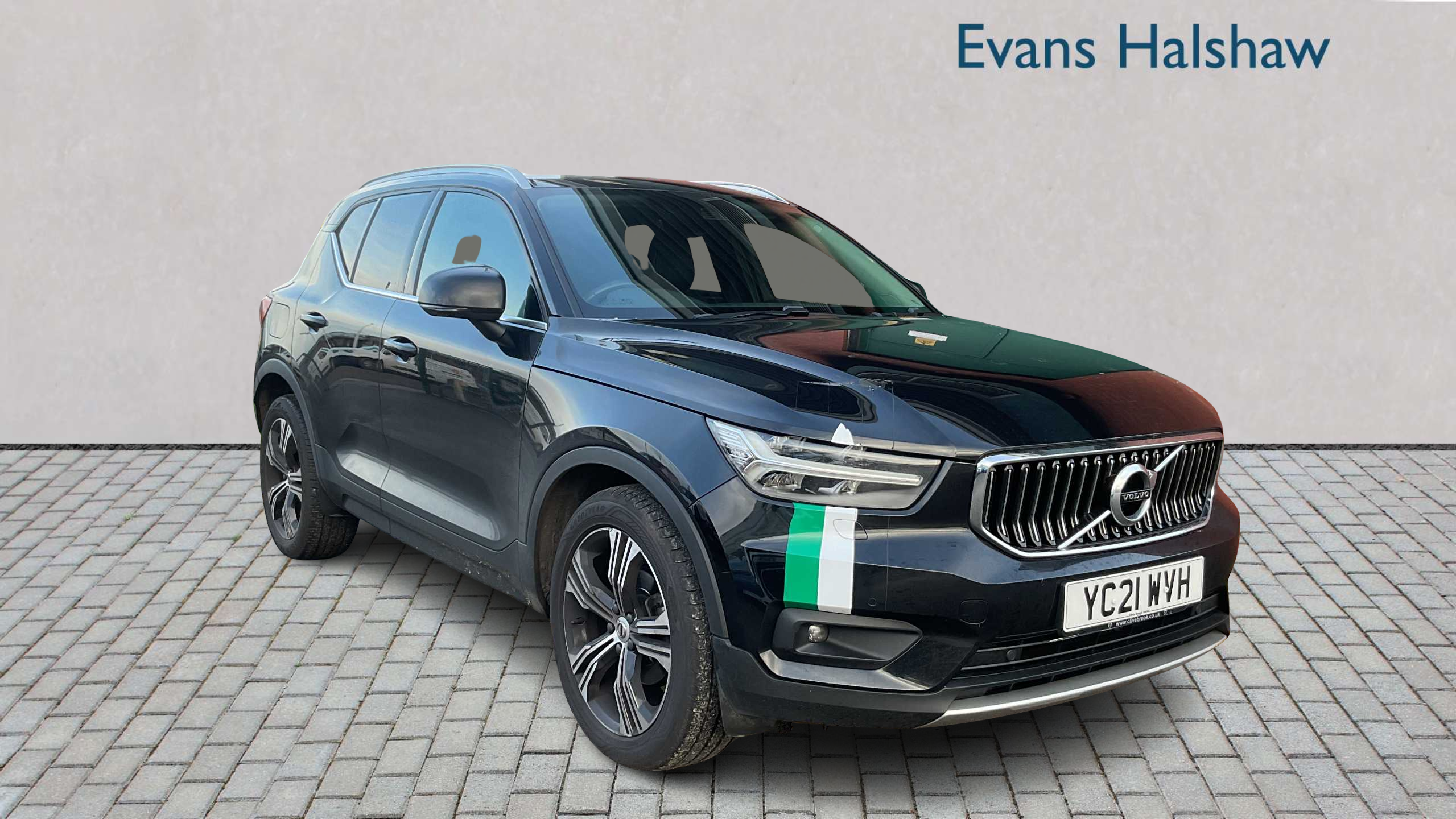 Main listing image - Volvo XC40