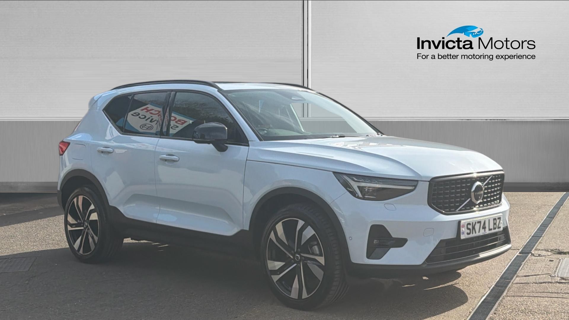 Main listing image - Volvo XC40