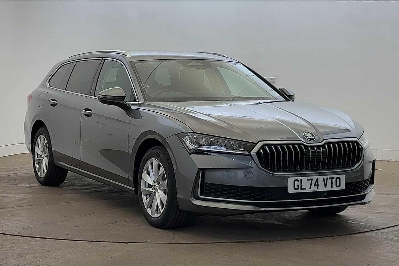 Main listing image - Skoda Superb Estate