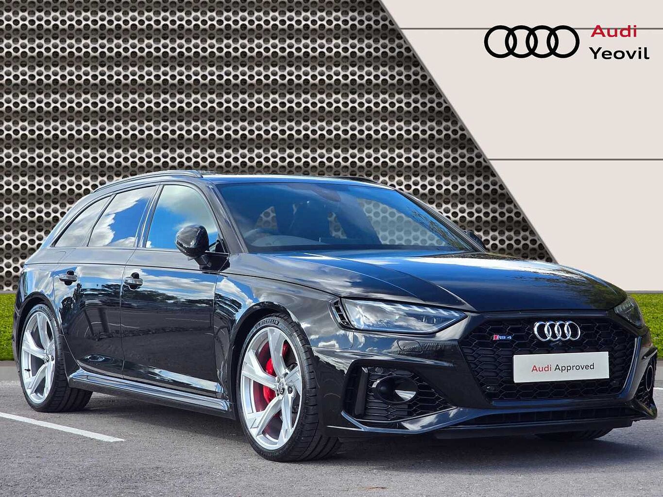 Main listing image - Audi RS4