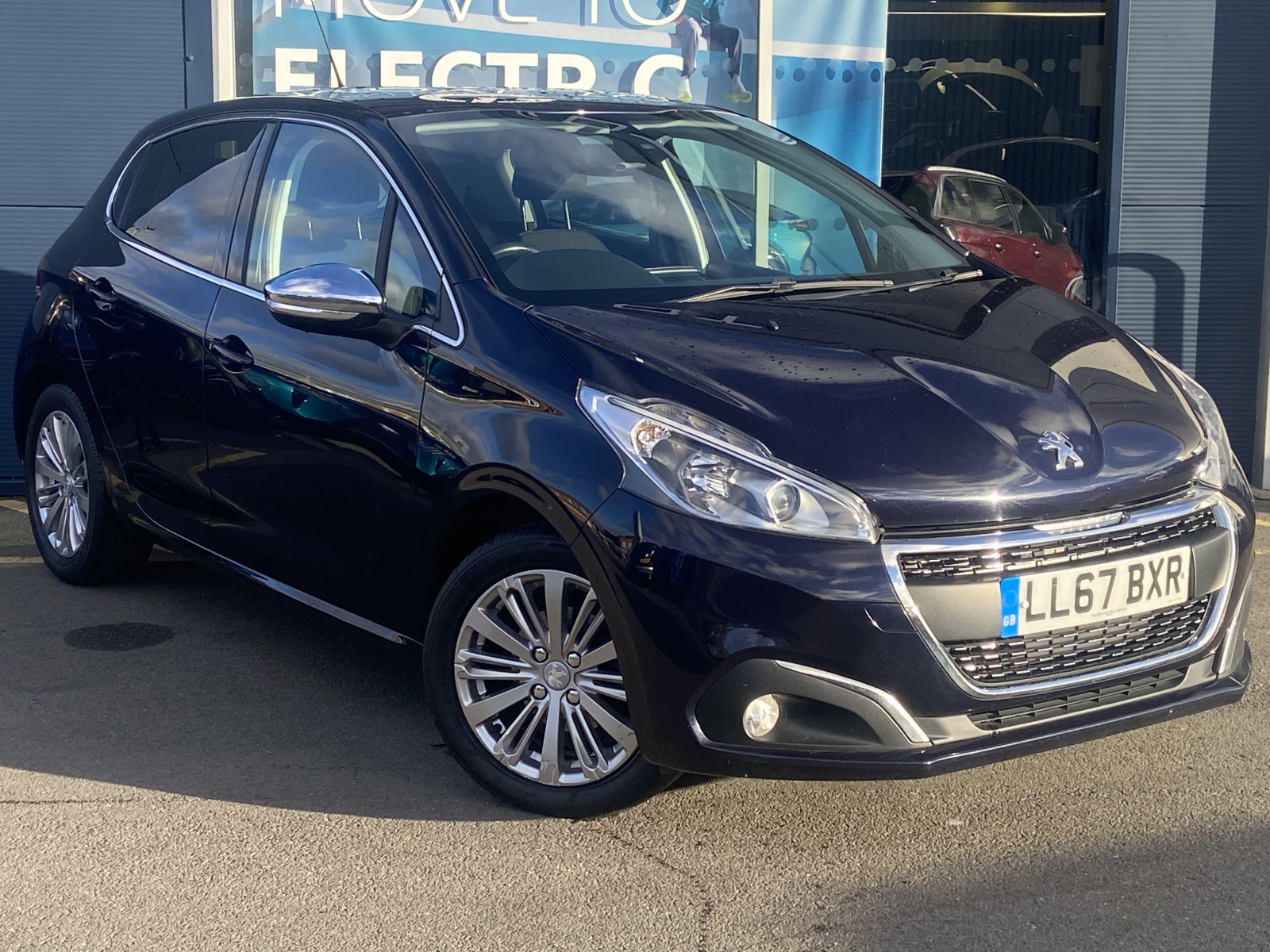 Main listing image - Peugeot 208