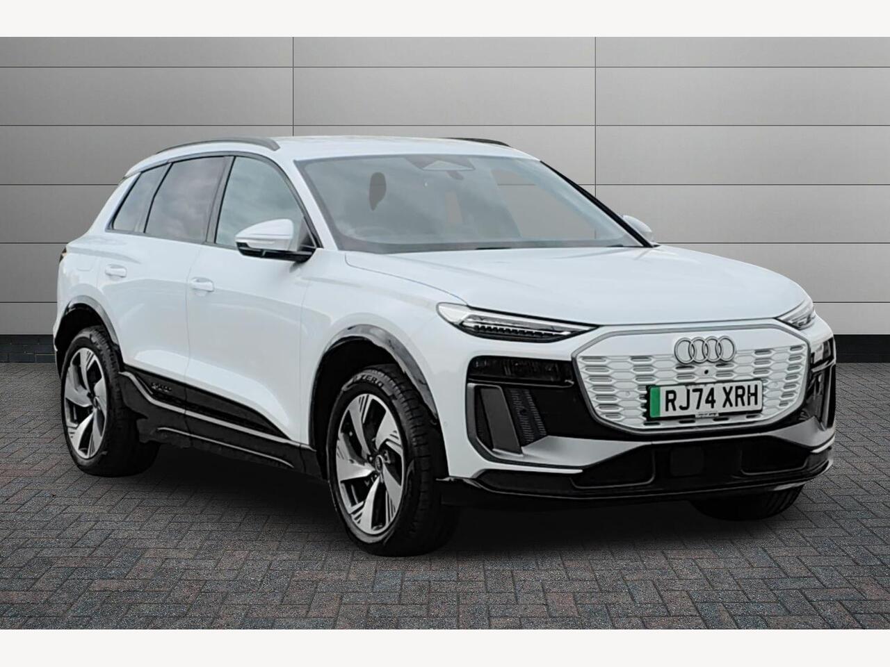 Main listing image - Audi Q6