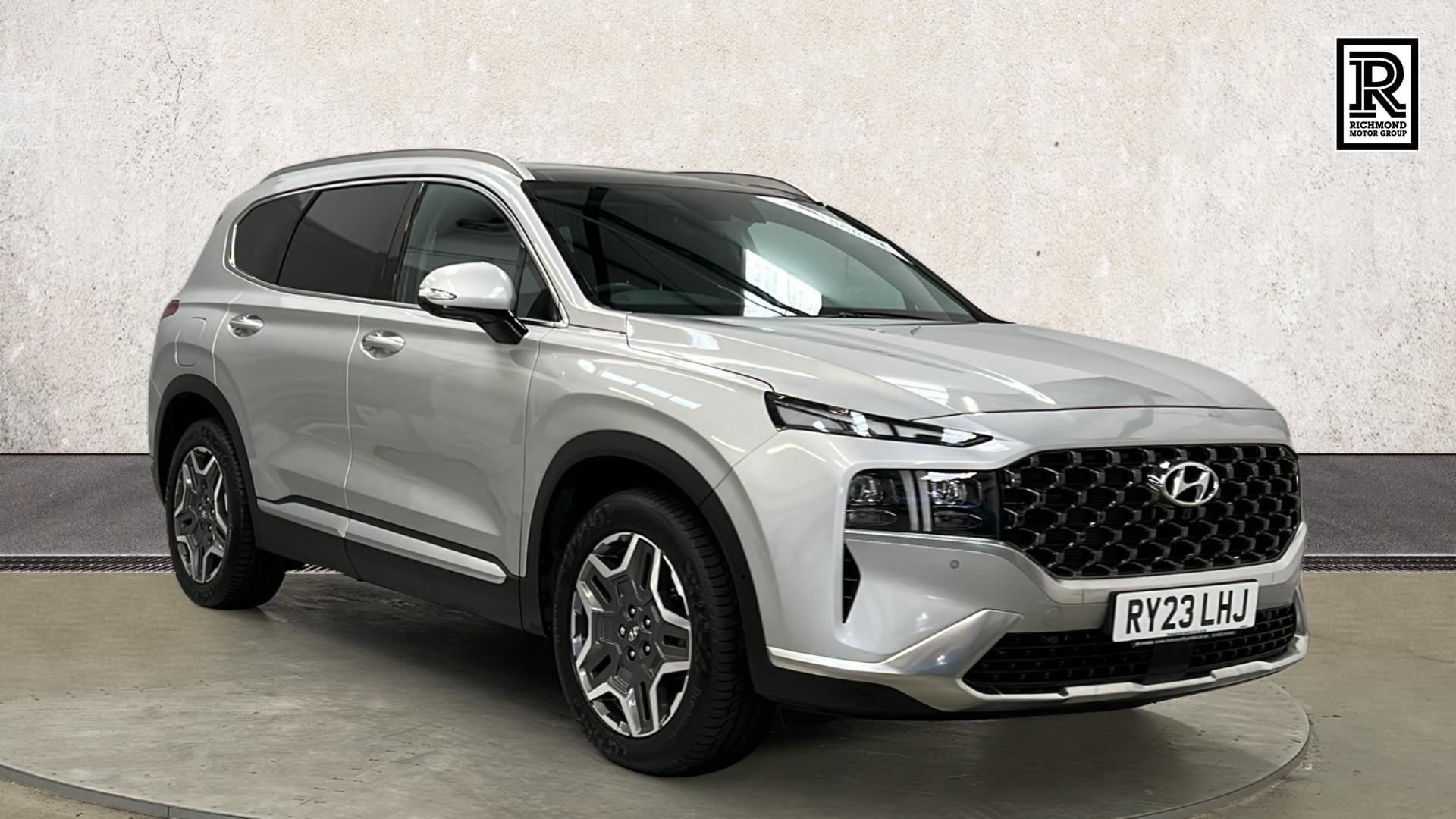 Main listing image - Hyundai Santa Fe